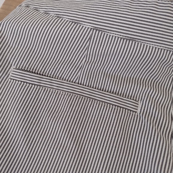 Callaway Gray Pinstriped Performance Golf Shorts Size 4 NEW - Picture 3 of 7